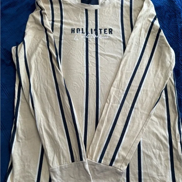 Teen/mens size S Hollister long sleeved tan, blue and white tee - Picture 3 of 7